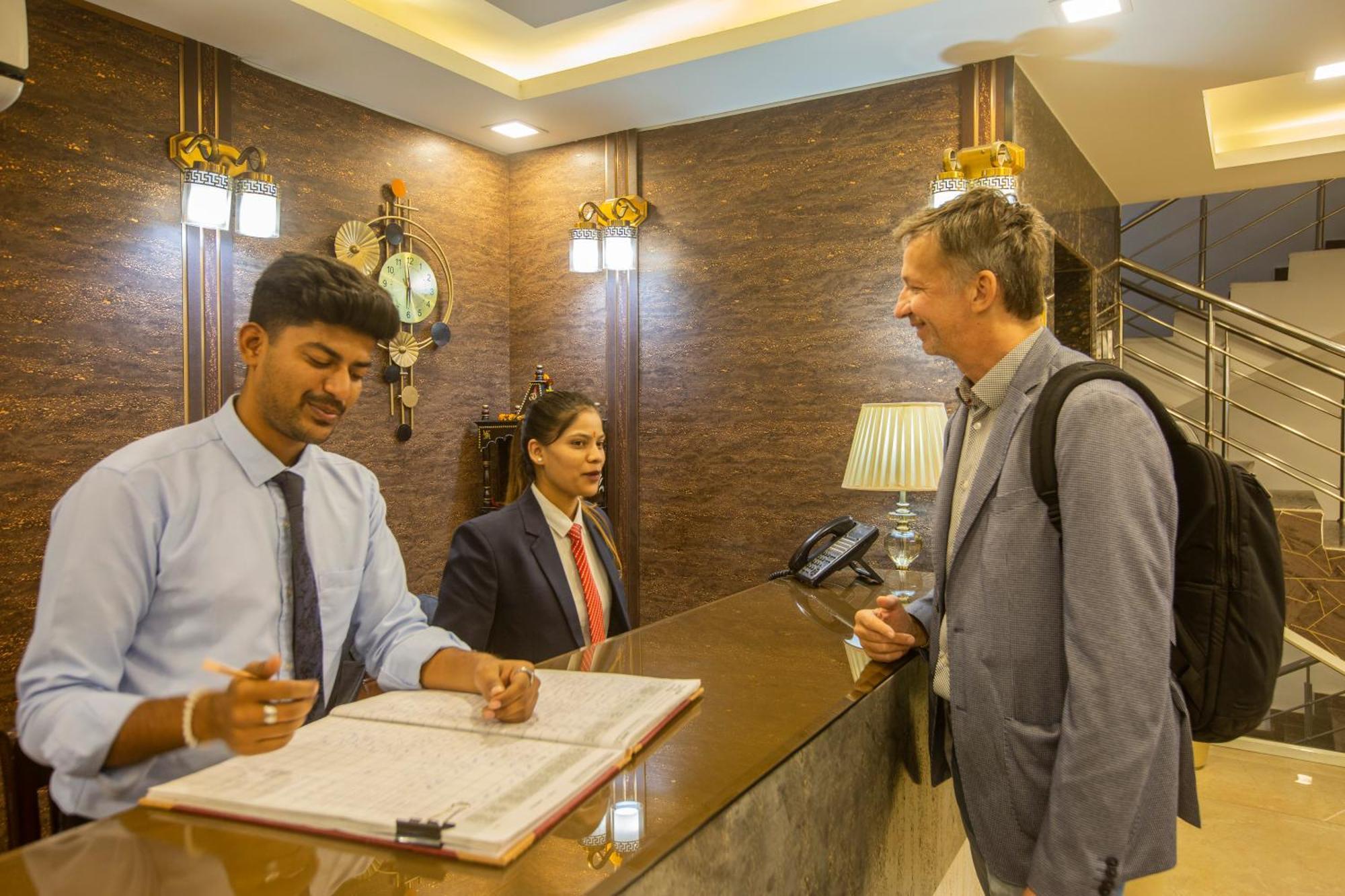 Hotel Prithvi-Raj Near Delhi Airport Νέο Δελχί Εξωτερικό φωτογραφία